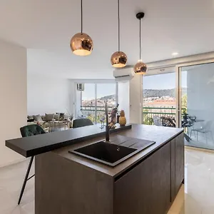 https://luxury-apartment-carmen-in-the-center-of-split.splithotels.org